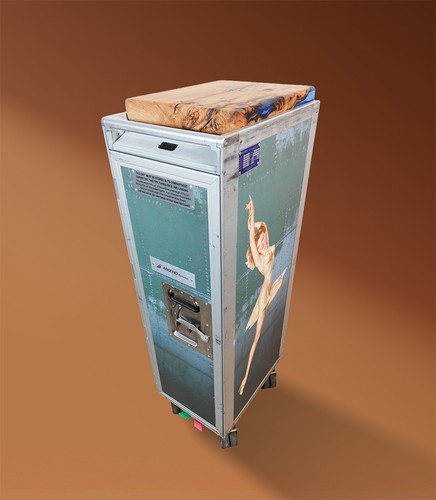 Mezzo trolley pin - -up, vintage
